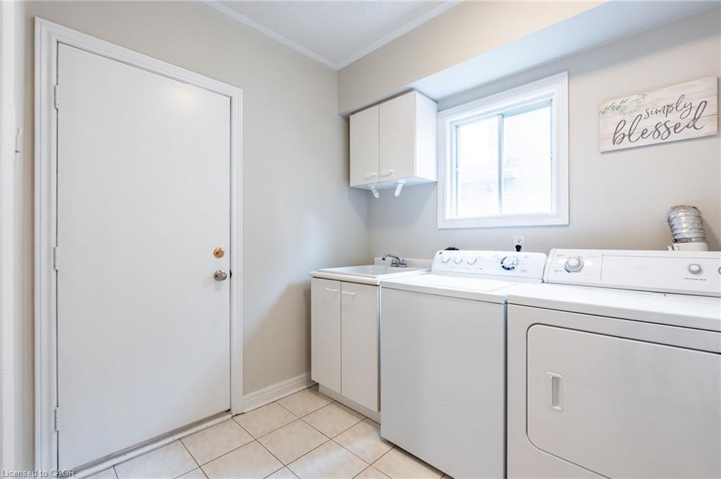 38 Fellowes Crescent Property Photo 3