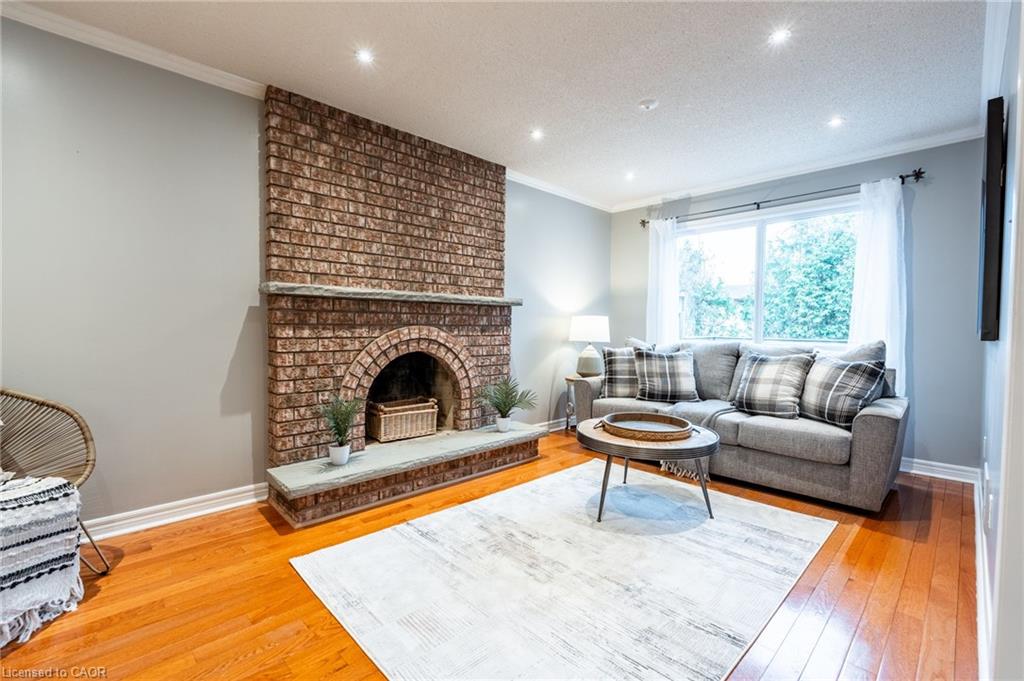 38 Fellowes Crescent Property Photo 4
