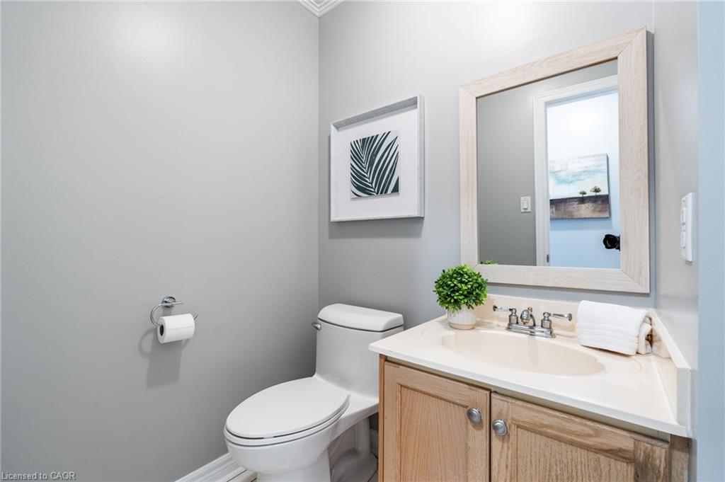 38 Fellowes Crescent Property Photo 7