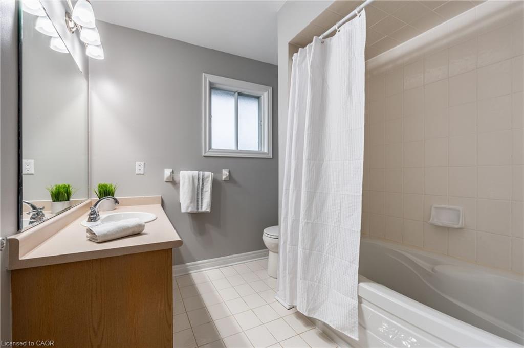 38 Fellowes Crescent Property Photo 17