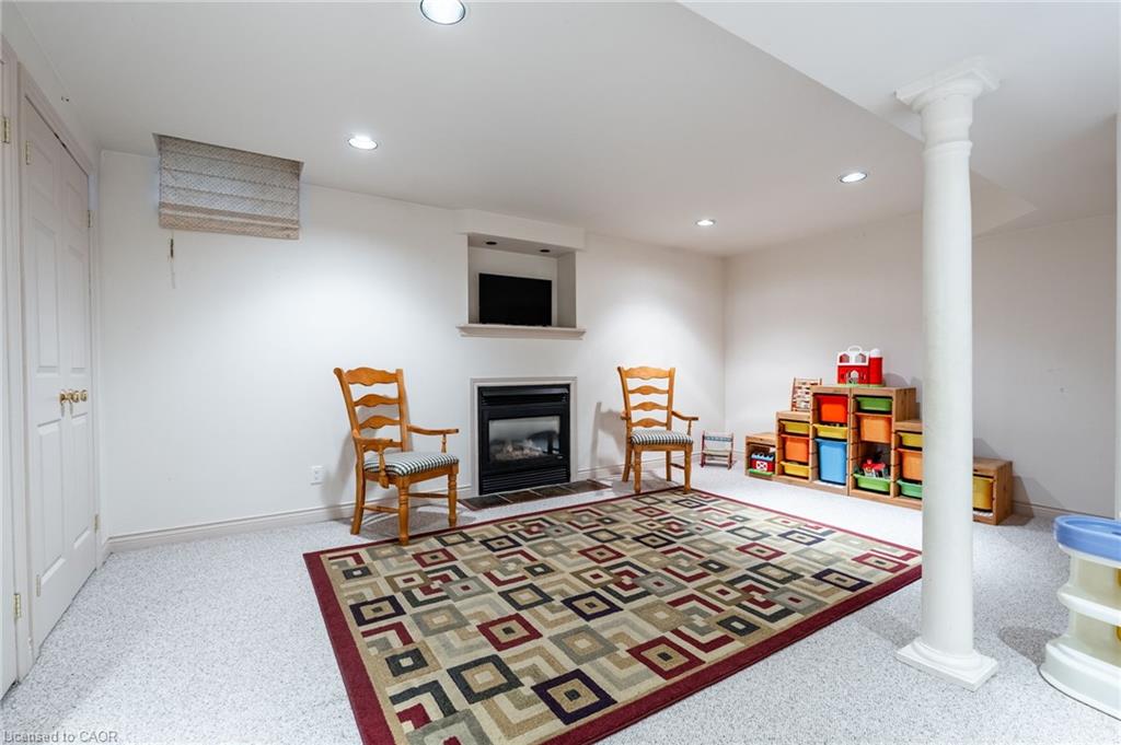 38 Fellowes Crescent Property Photo 25