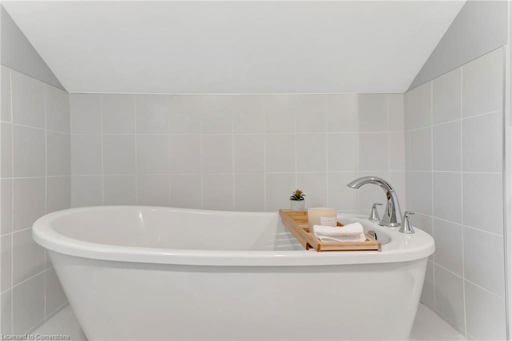24 Hall Street Property Photo 27