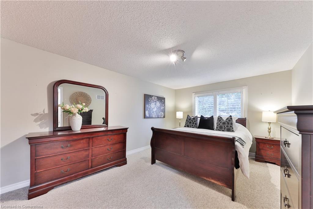 799 Miriam Crescent Property Photo 8