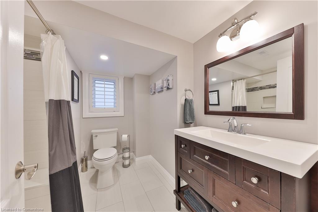 799 Miriam Crescent Property Photo 16