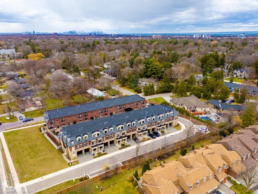 1663 Vellore Crescent Property Photo 3