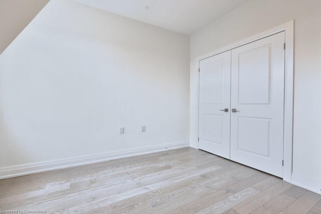 1663 Vellore Crescent Property Photo 24