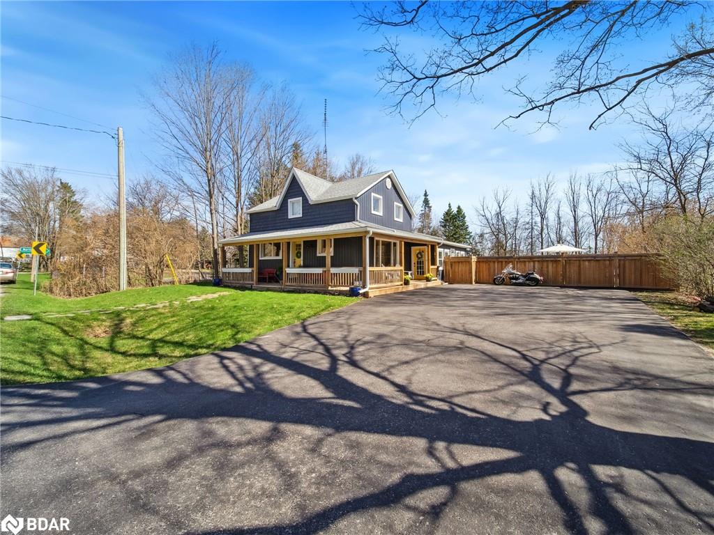 4539 Penetanguishene Road Property Photo 1