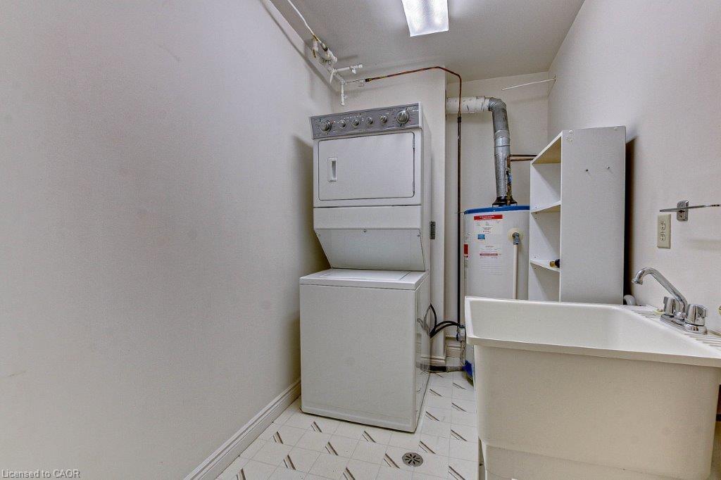 206-303 William Street Property Photo 2