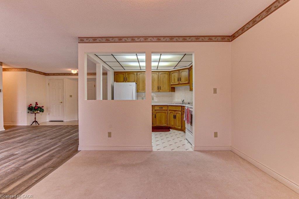 206-303 William Street Property Photo 5