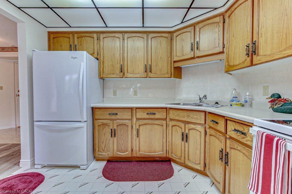 206-303 William Street Property Photo 6