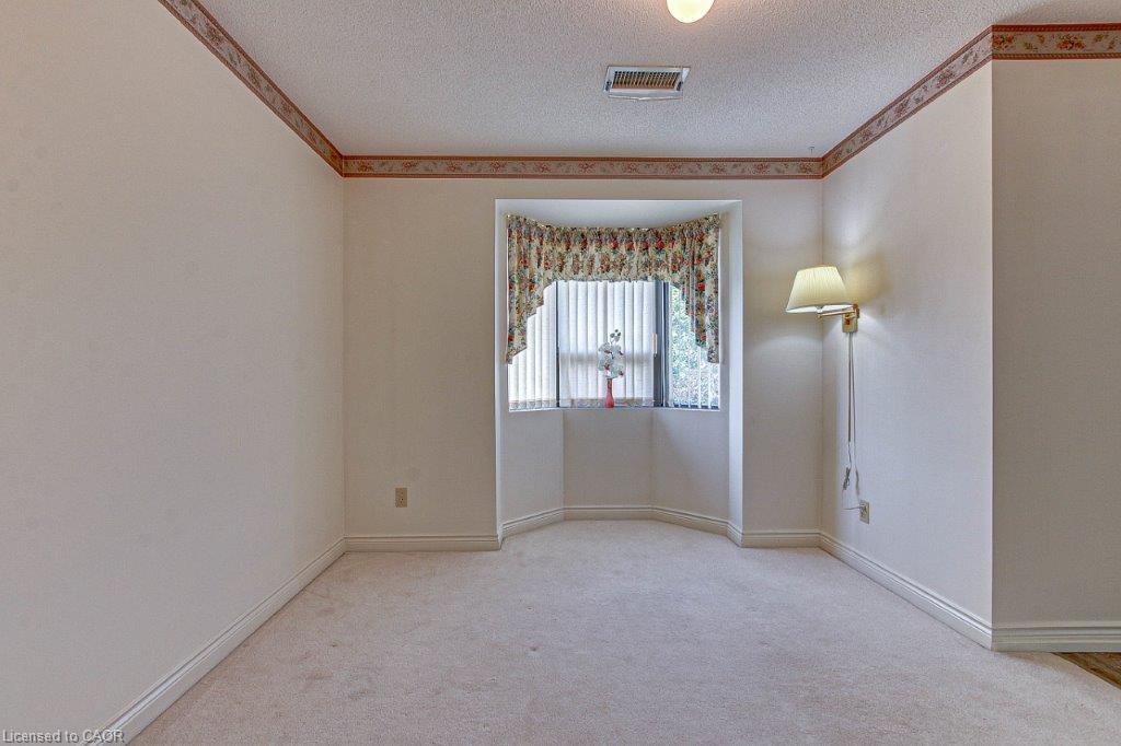 206-303 William Street Property Photo 7