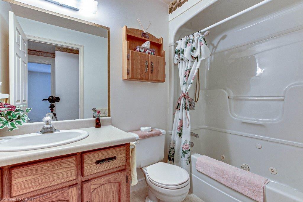 206-303 William Street Property Photo 10