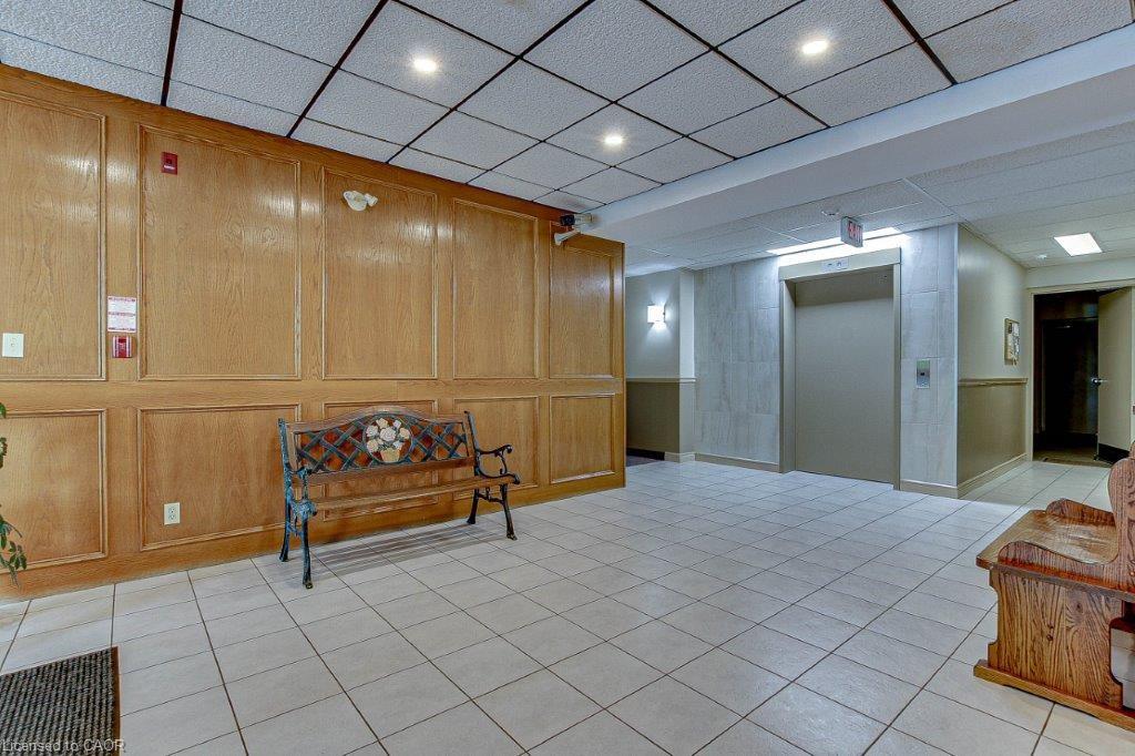 206-303 William Street Property Photo 19