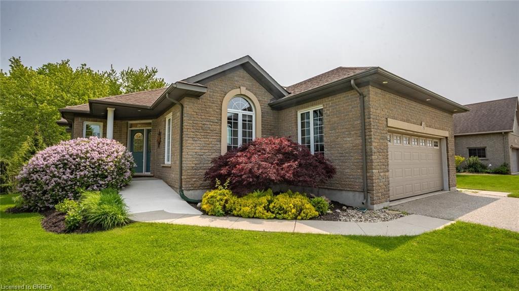 2 Hunter Drive S Property Photo 1