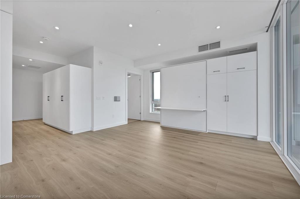 1813-741 King Street W Property Photo 6