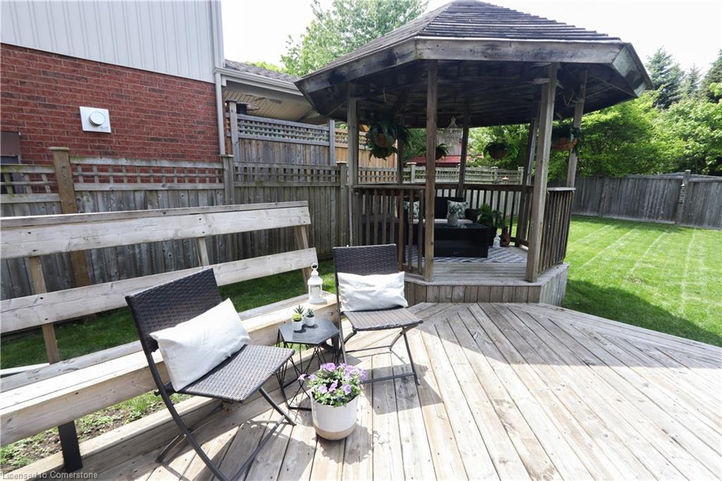 2 Bridleridge Street Property Photo 17