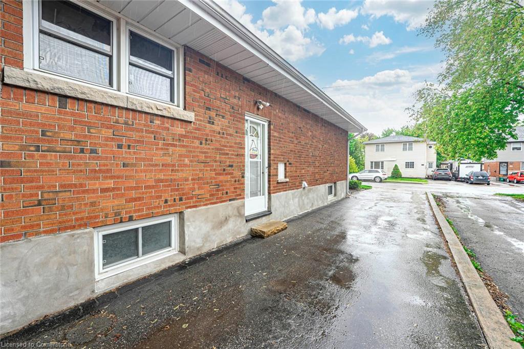 310 Grey Street Property Photo 7