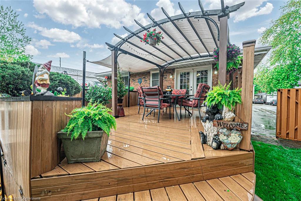310 Grey Street Property Photo 43