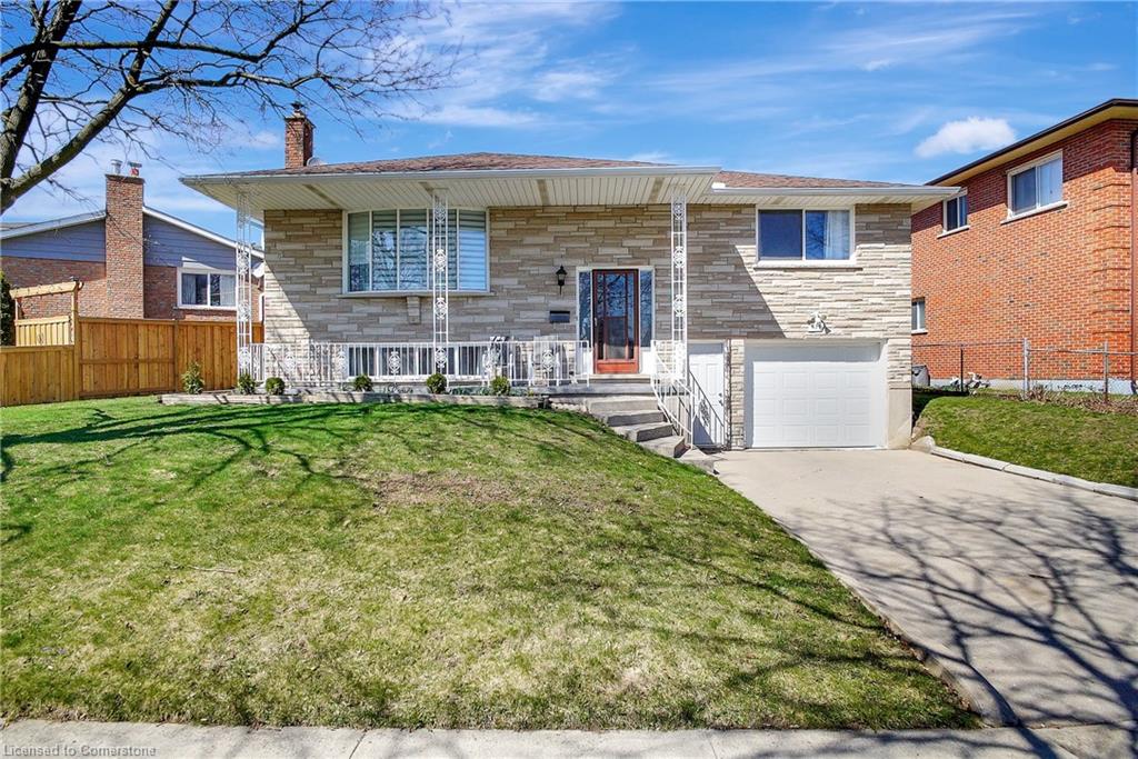 137 Wimbleton Crescent Property Photo 2