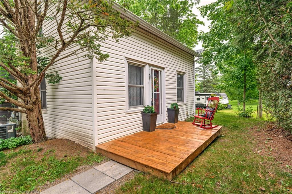 401 Lynden Road Property Photo 2