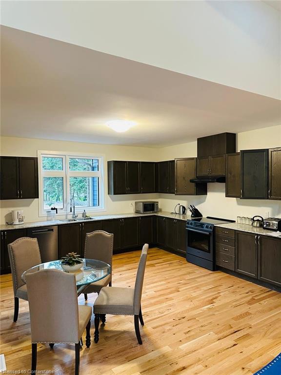 1049 Greensview Drive Property Photo 10