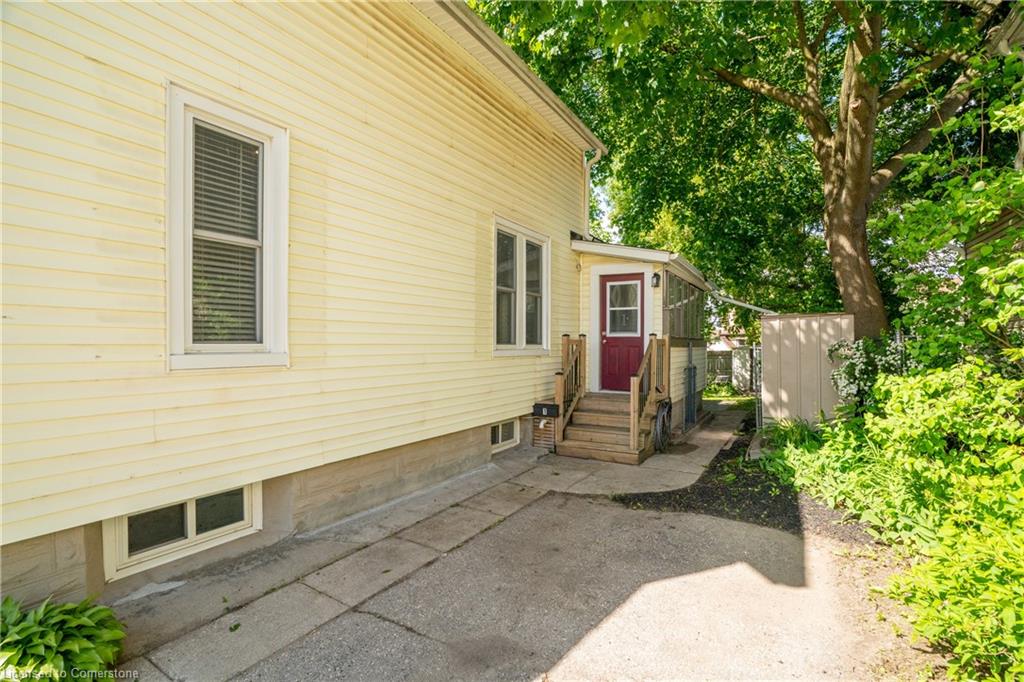52 Henry Street Property Photo 4