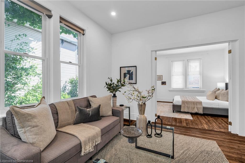 52 Henry Street Property Photo 13