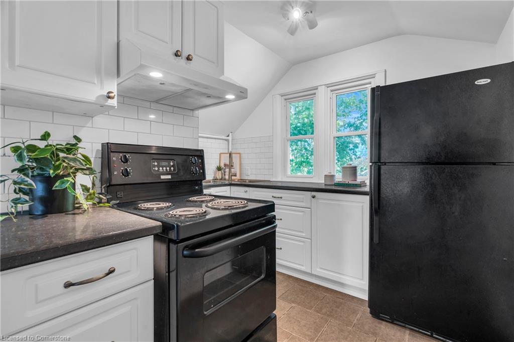 52 Henry Street Property Photo 33