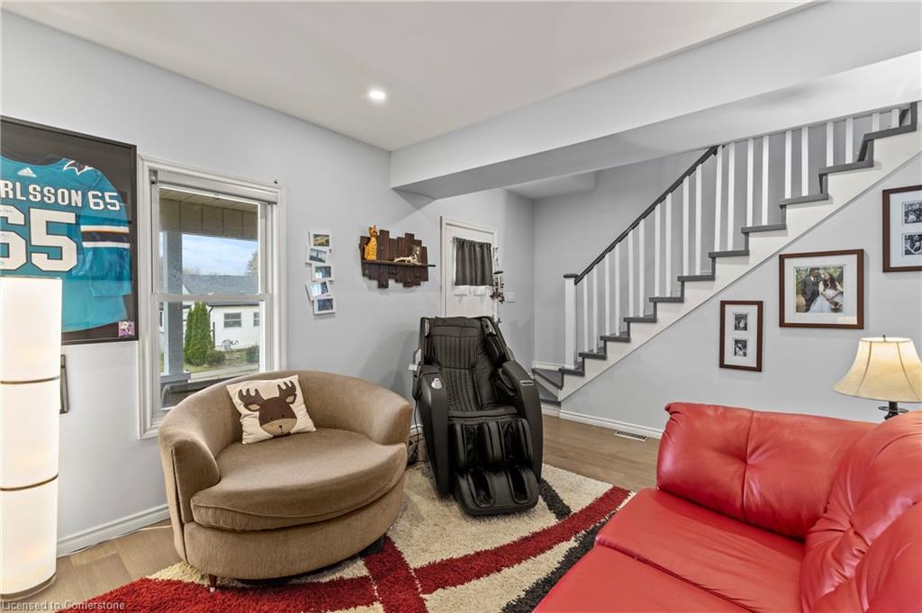 55 Albert Street W Property Photo 8