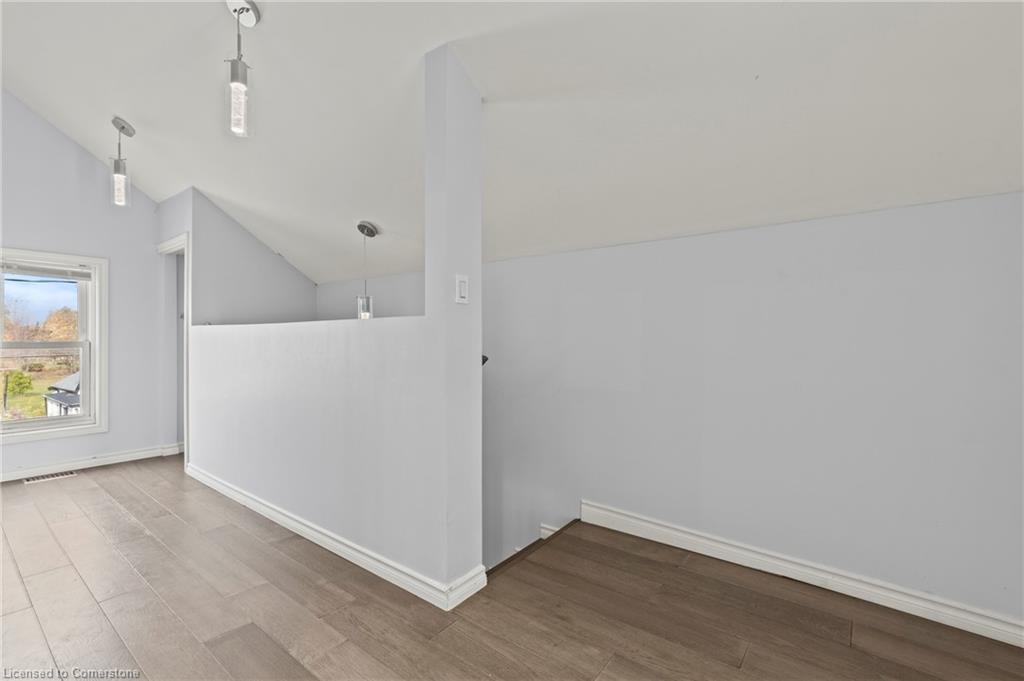 55 Albert Street W Property Photo 25