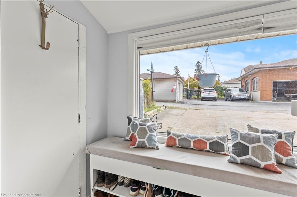 55 Albert Street W Property Photo 29