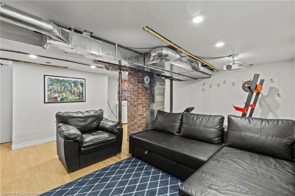 55 Albert Street W Property Photo 31