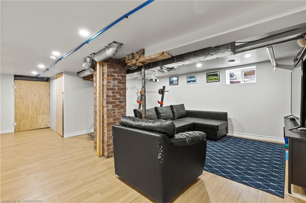 55 Albert Street W Property Photo 32