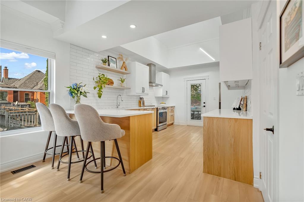 15 Fairmount Avenue Property Photo 8