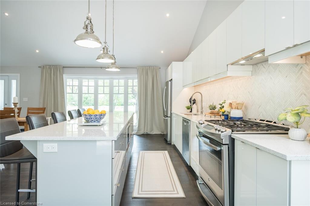6 Kew Court Property Photo 15