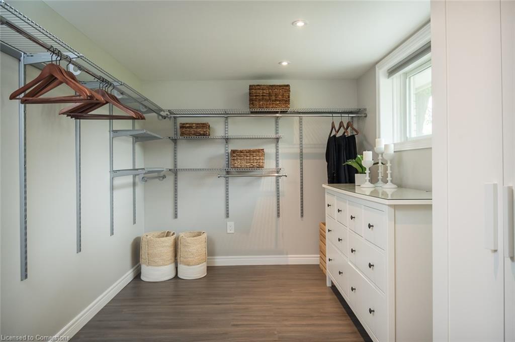 6 Kew Court Property Photo 36