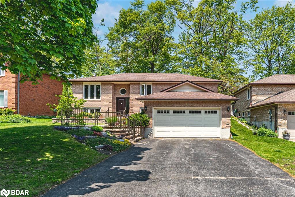 24 Layton Crescent Property Photo 1