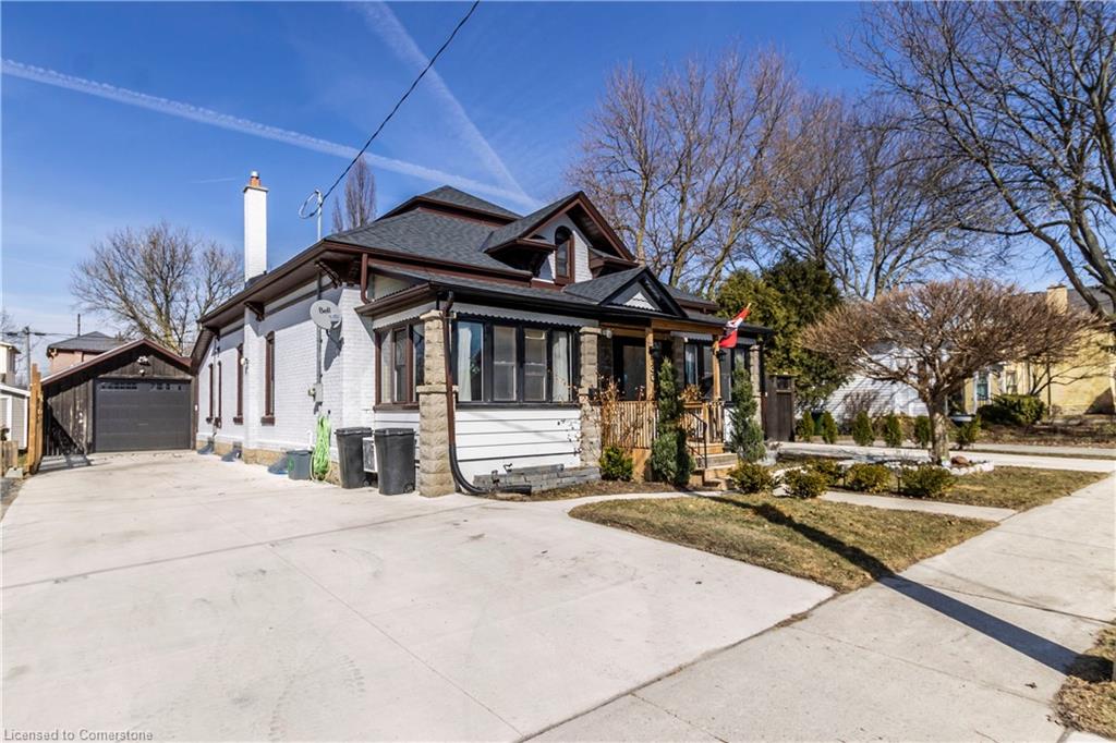30 Erie Street Property Photo 3