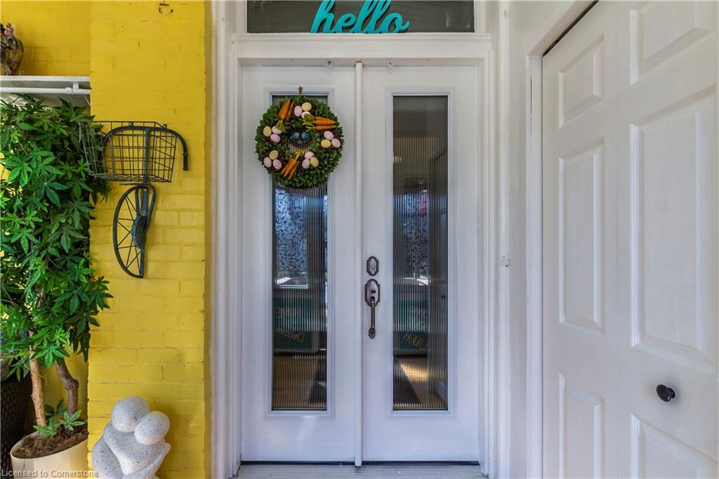 30 Erie Street Property Photo 9