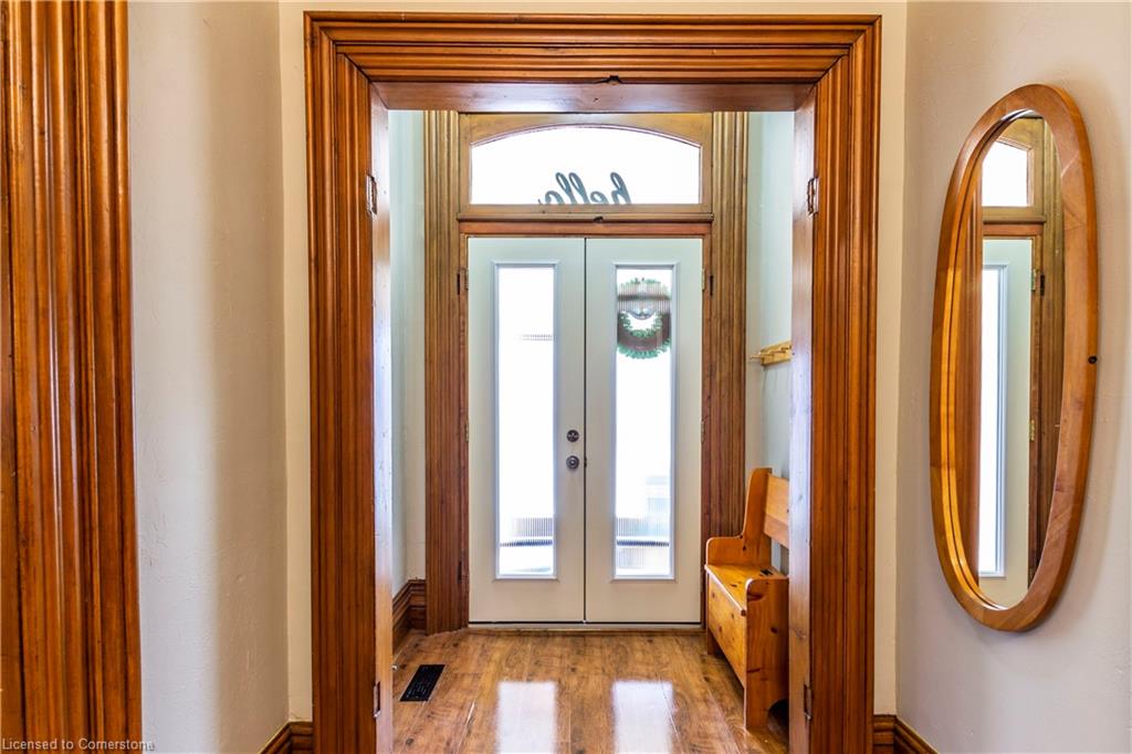 30 Erie Street Property Photo 10