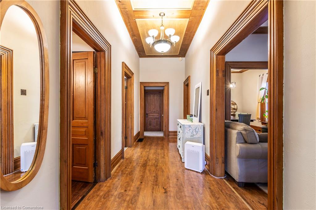 30 Erie Street Property Photo 11