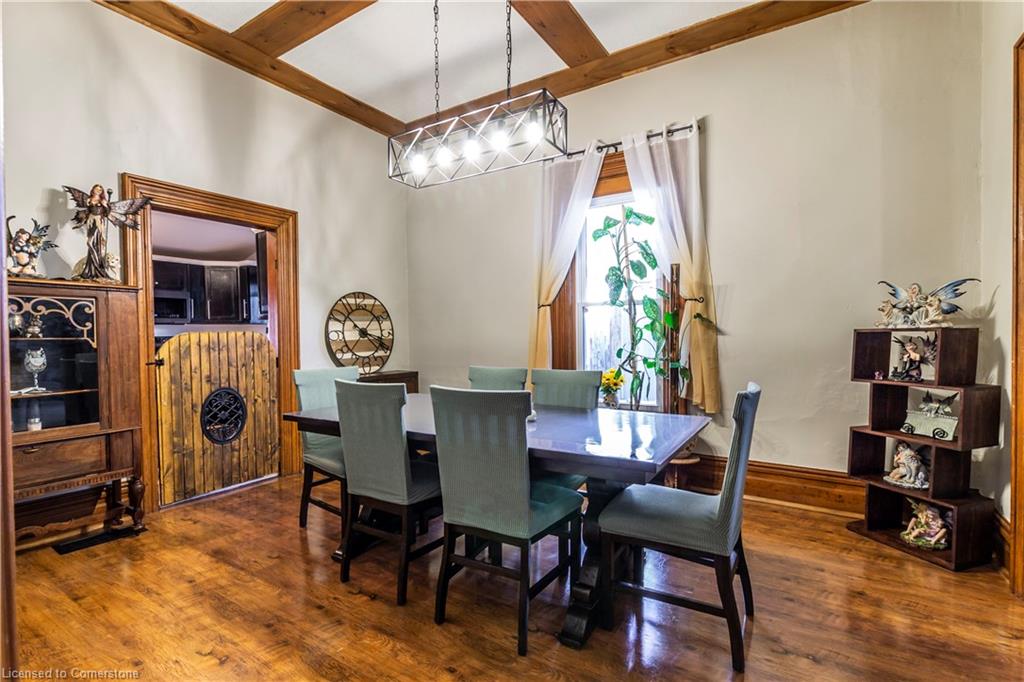 30 Erie Street Property Photo 14
