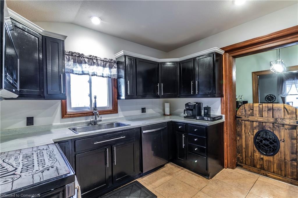 30 Erie Street Property Photo 24