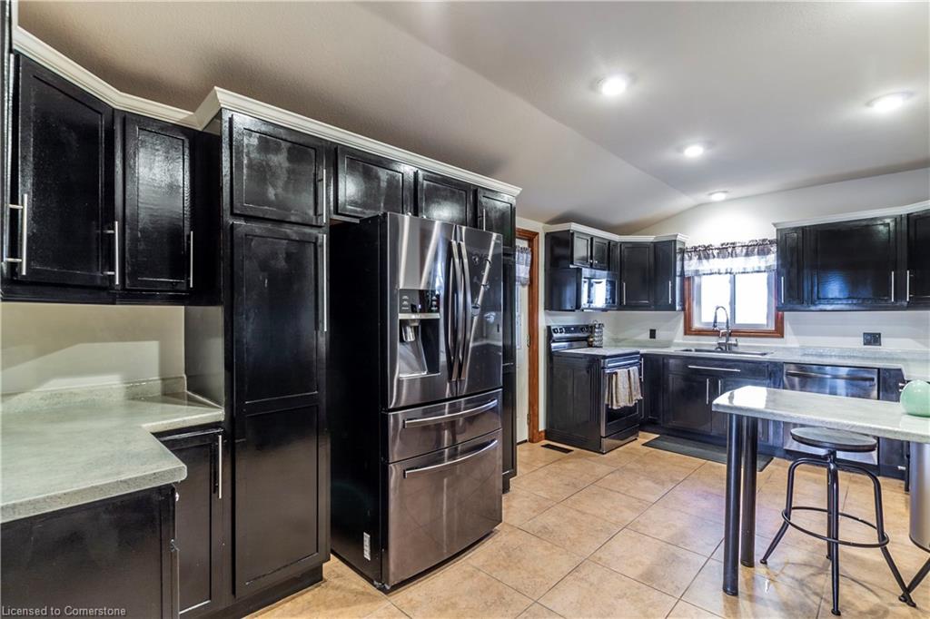 30 Erie Street Property Photo 26