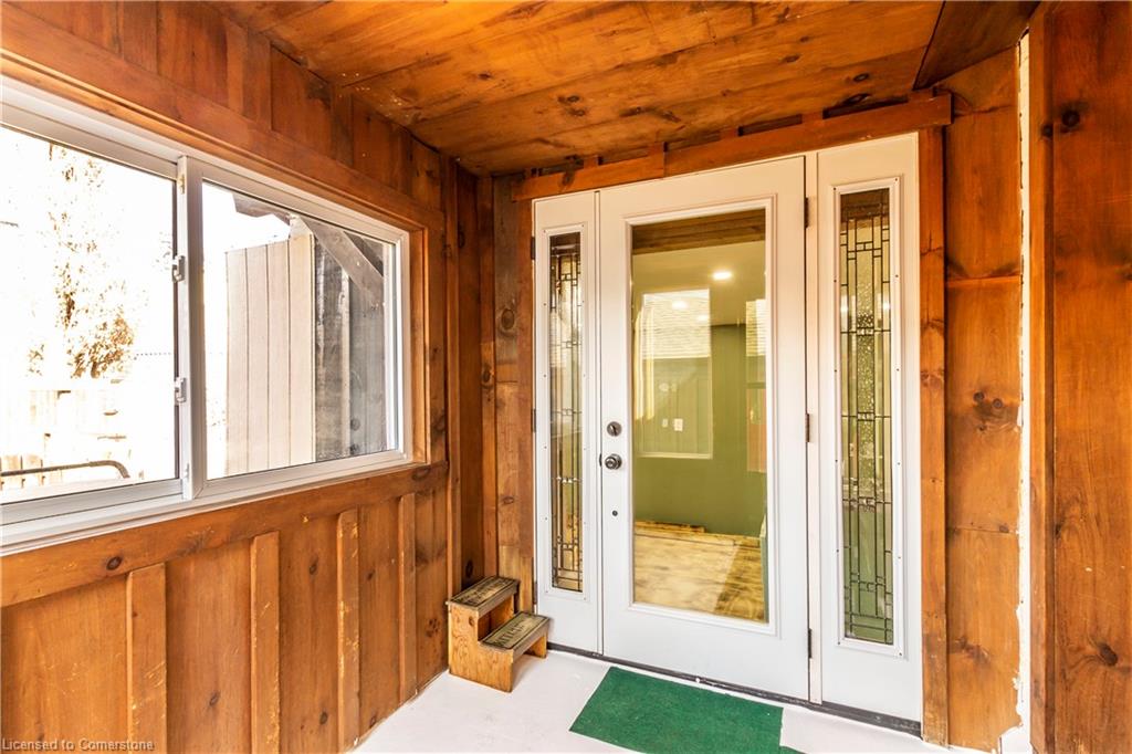 30 Erie Street Property Photo 31