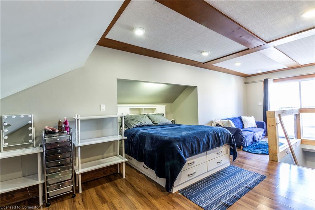 30 Erie Street Property Photo 36
