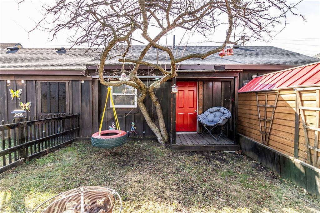 30 Erie Street Property Photo 39
