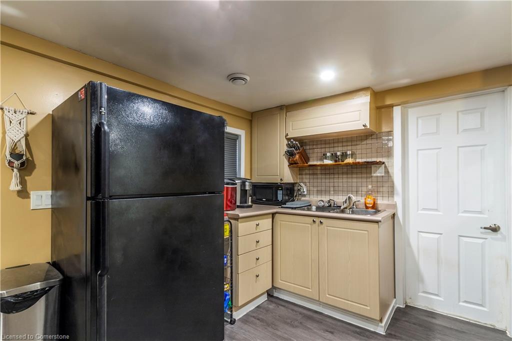 30 Erie Street Property Photo 42