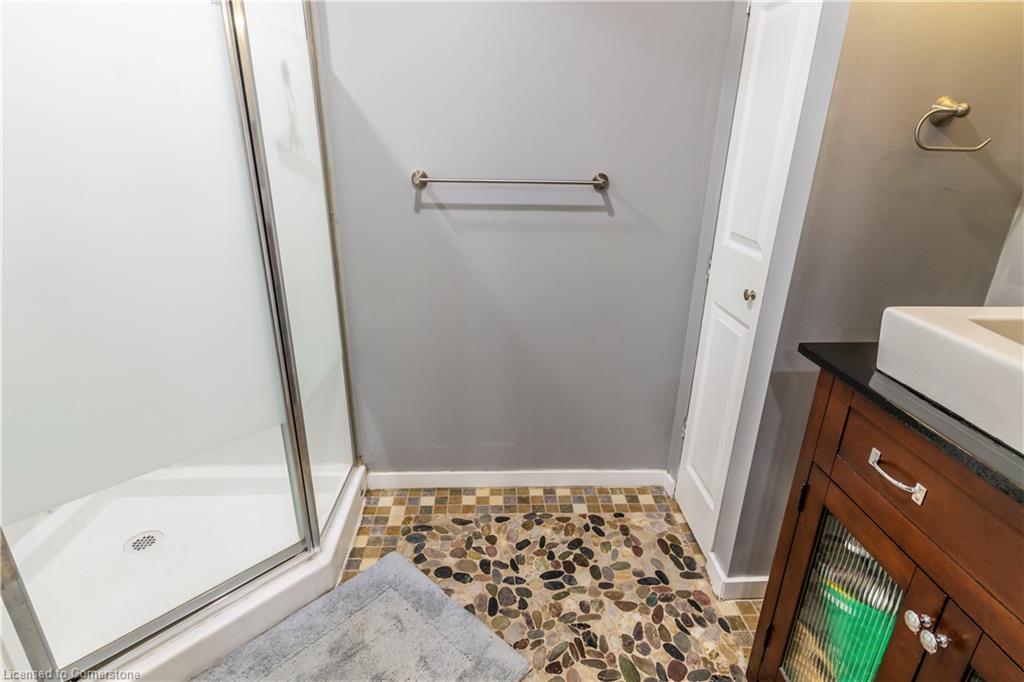 30 Erie Street Property Photo 45