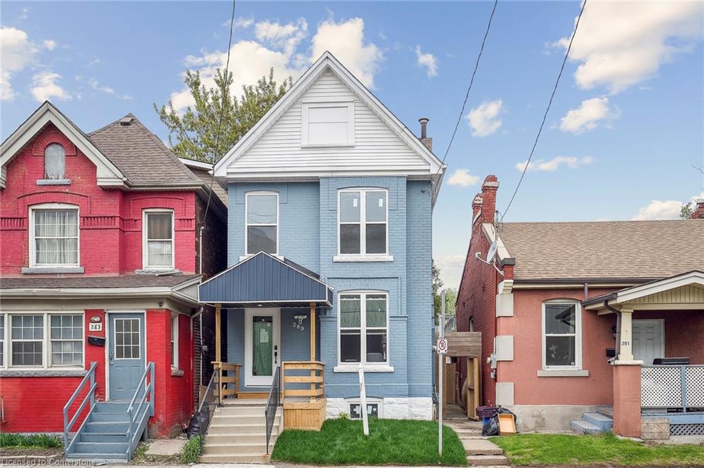 289 Wentworth Street N Property Photo 1